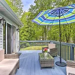 Poconos Family Getaway With Hot Tub And 2 Game Rooms!