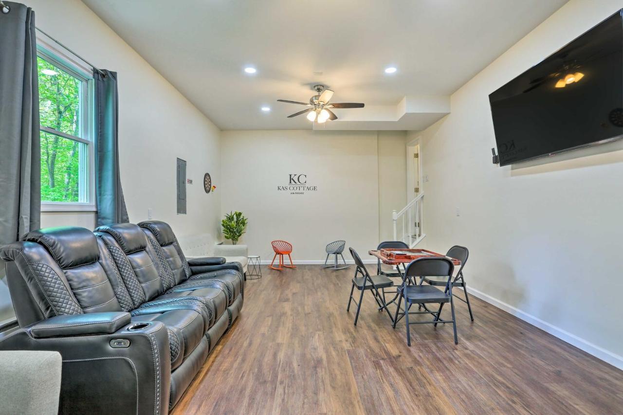 Holiday home Poconos Family Getaway With Hot Tub And 2 Game Rooms! Pocono Summit