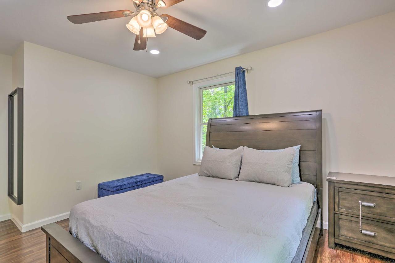 Poconos Family Getaway With Hot Tub And 2 Game Rooms! Holiday home