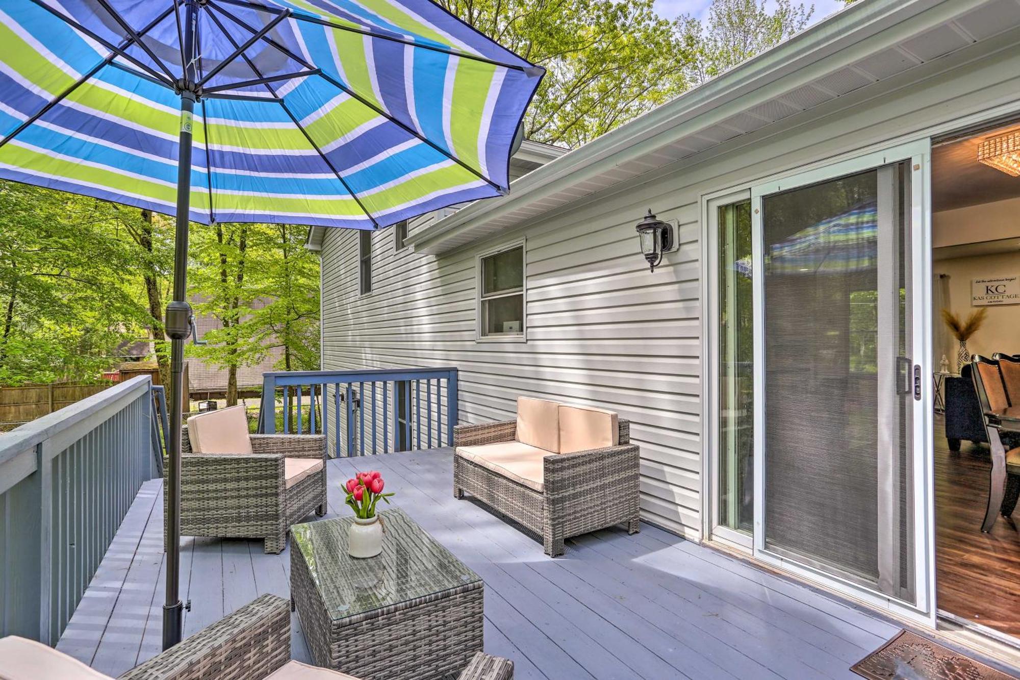 Holiday home Poconos Family Getaway With Hot Tub And 2 Game Rooms! Pocono Summit